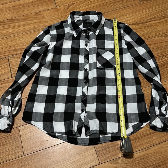Guess Check Button Up Top - Picture 2 of 5